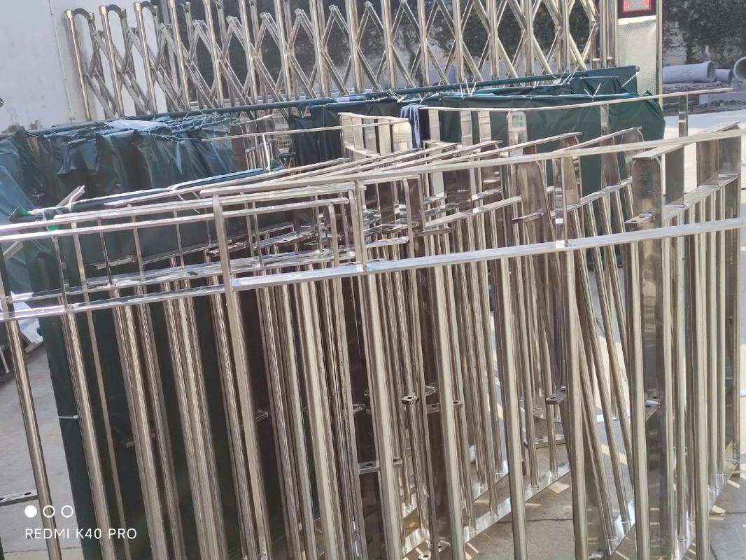 高效生產(chǎn)與定制化服務(wù) 不銹鋼水箱金屬欄桿組件的批量制造